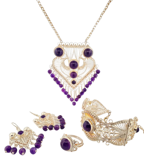 https://storage.alifshop.tj/media/images/alifshop/10449/nacionalnyy-komplekt-iz-serebra-razmer-18-99-65g-1669617852415.png