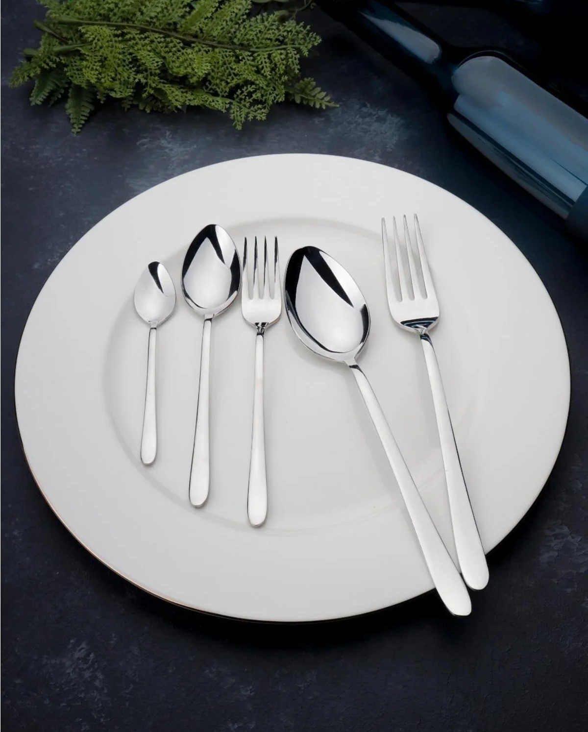 https://storage.alifshop.tj/media/images/alifshop/21458/nabor-stolovyh-priborov-arow-30-predmetov-serebristyy-1709181466194.png