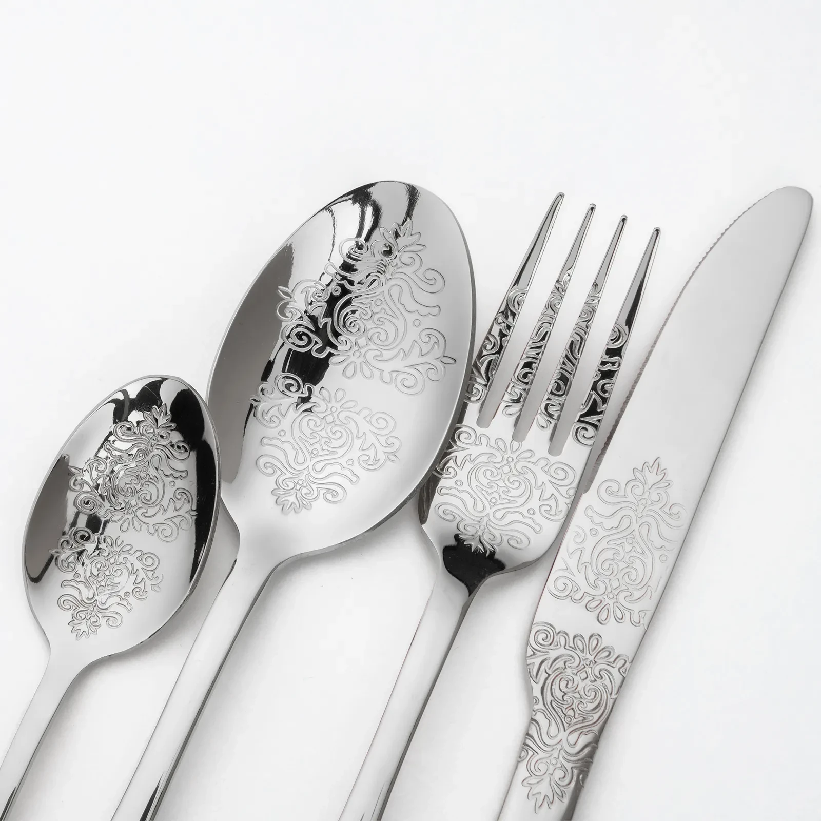 https://storage.alifshop.tj/media/images/alifshop/21464/nabor-stolovyh-priborov-gold-s-gravirovkoy-24-predmeta-zolotistyy-1709188189982.png