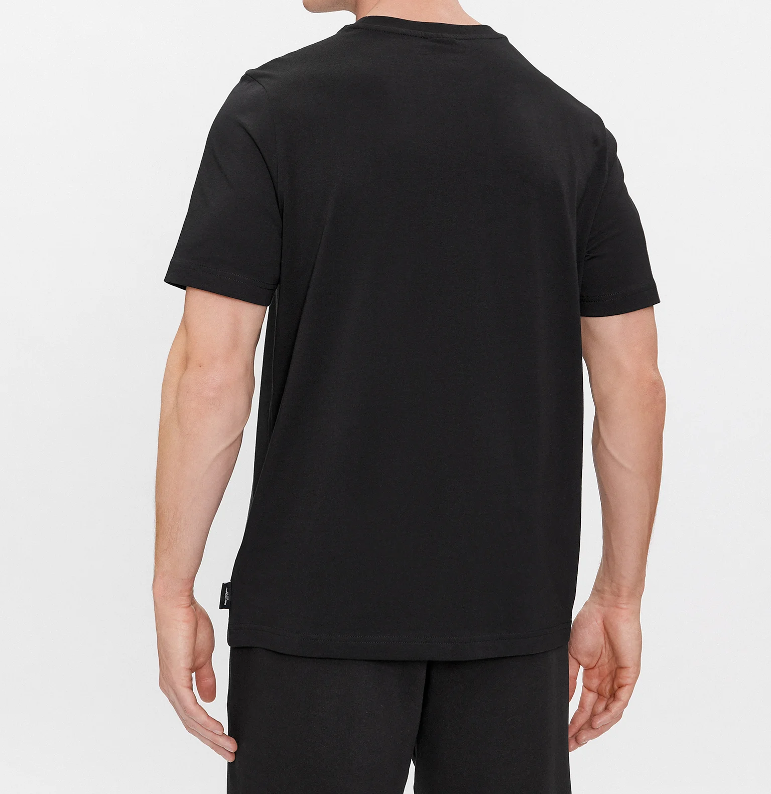 https://storage.alifshop.tj/media/images/alifshop/31617/muzhskaya-futbolka-puma-graphics-puma-gelateria-tee-xxl-chernyy-copy-1741242241876.png