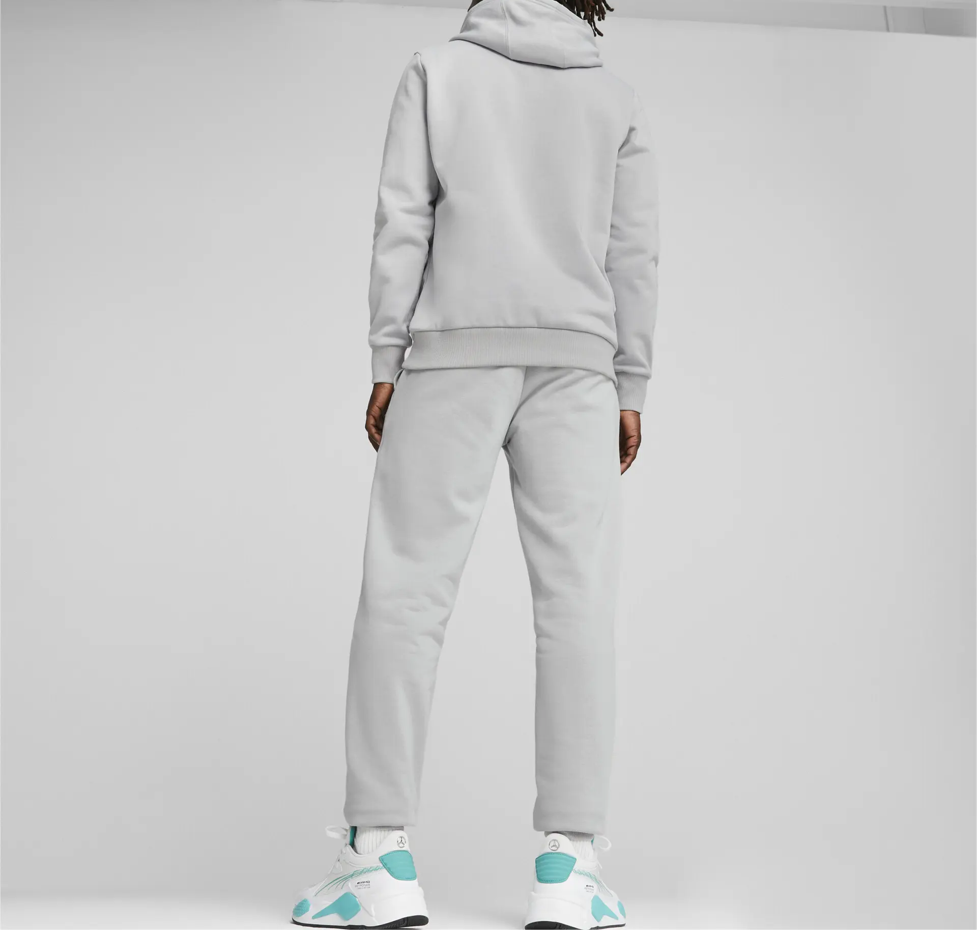 https://storage.alifshop.tj/media/images/alifshop/32744/muzhskie-sportivnye-shtany-puma-mapf1-ess-fleece-pants-xl-seryy-1741850422367.png