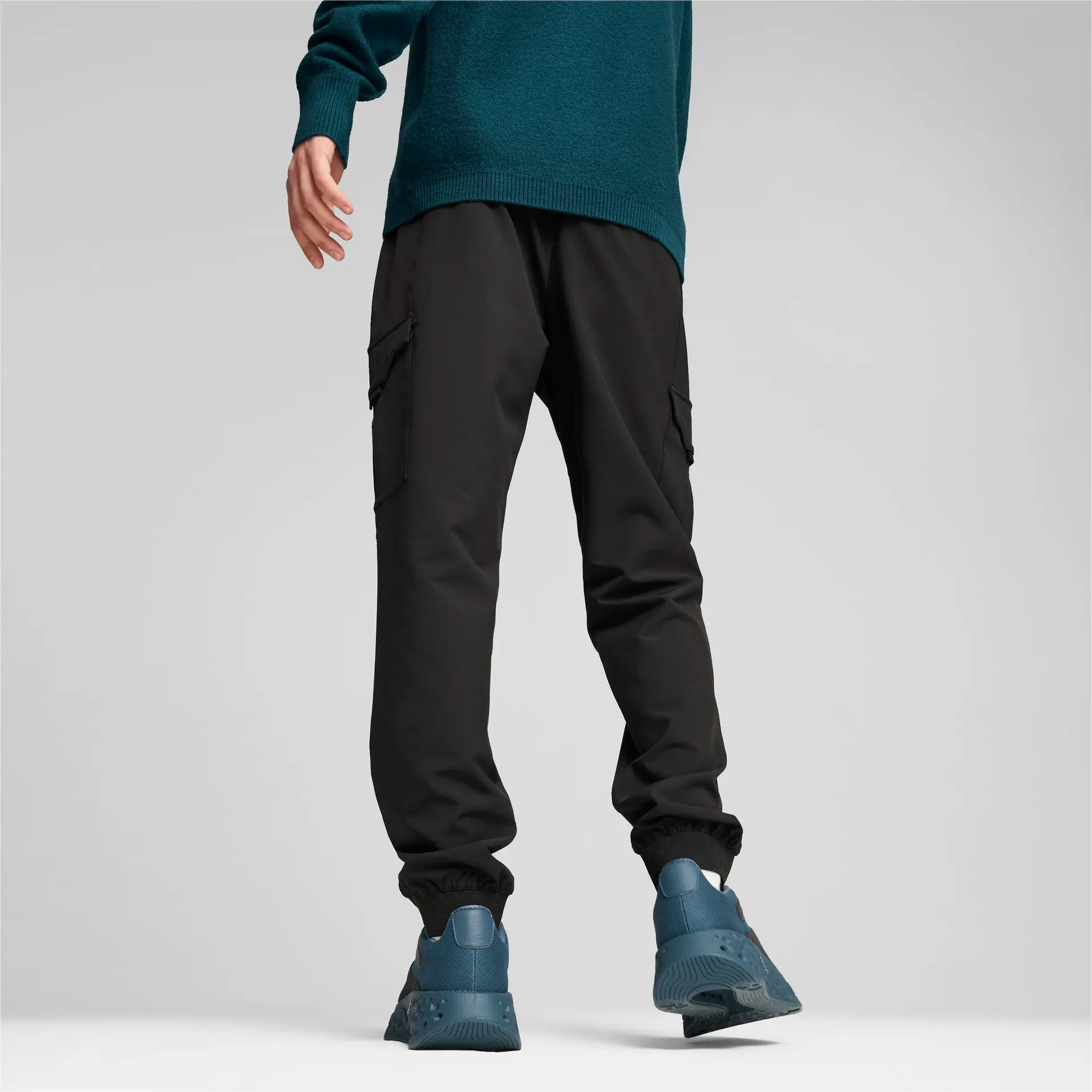 https://storage.alifshop.tj/media/images/alifshop/32917/muzhskie-bryuki-puma-porsche-cargo-pants-xl-chernyy-1741931548602.png