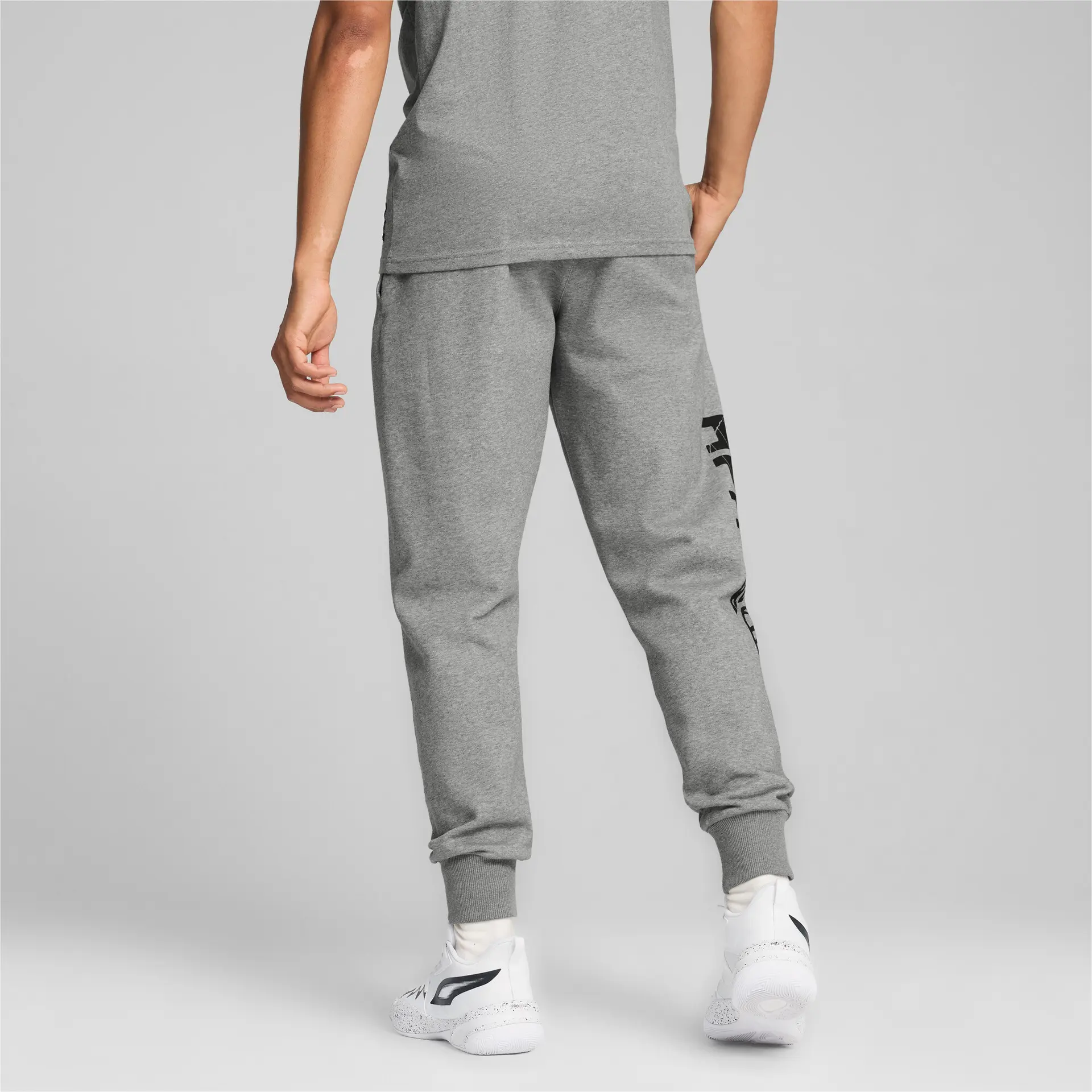 https://storage.alifshop.tj/media/images/alifshop/32959/muzhskie-sportivnye-shtany-puma-posterize-2-0-pant-l-seryy-1741947368477.png