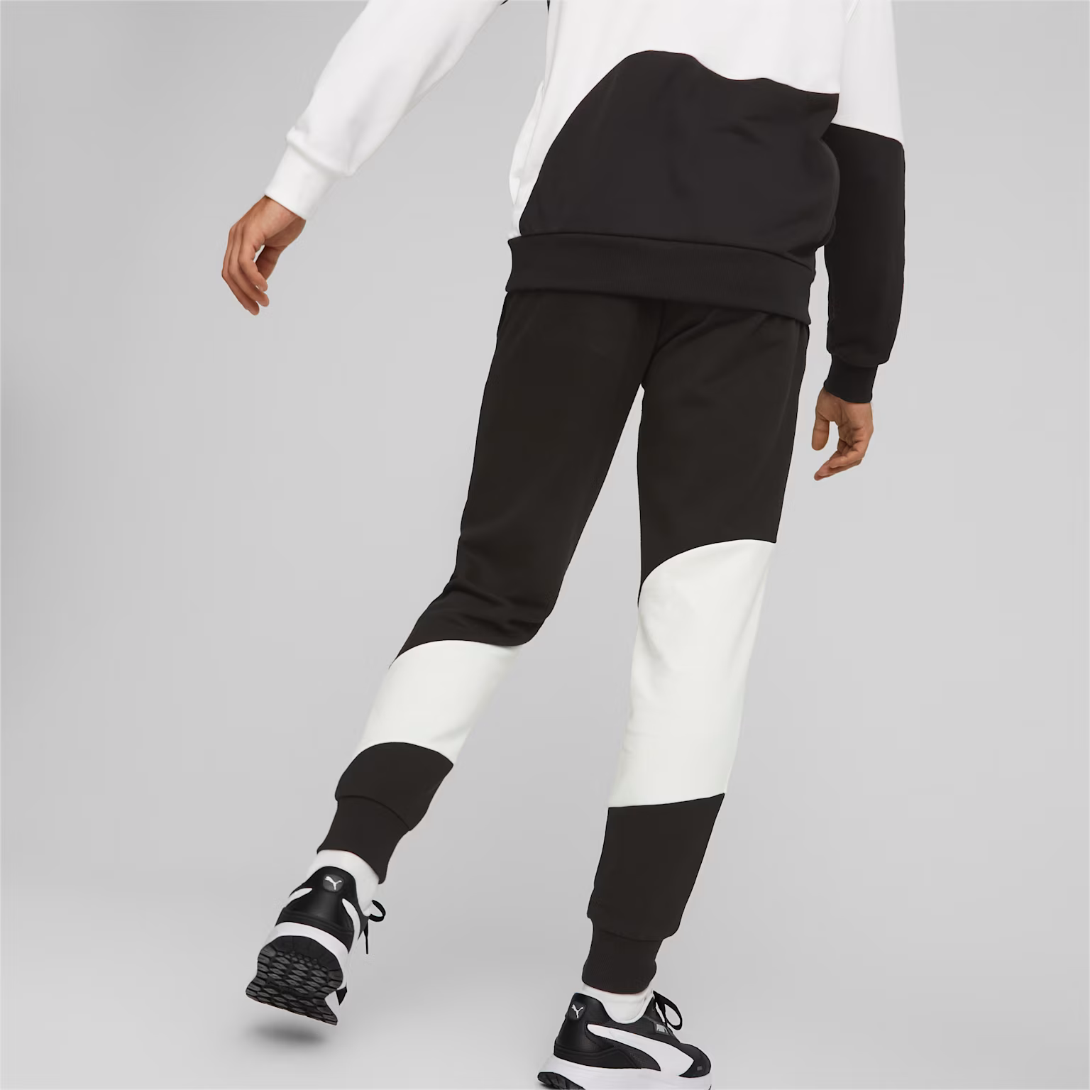 https://storage.alifshop.tj/media/images/alifshop/32970/muzhskie-sportivnye-shtany-puma-power-cat-sweatpants-tr-cl-xl-chernyy-1741948650387.png