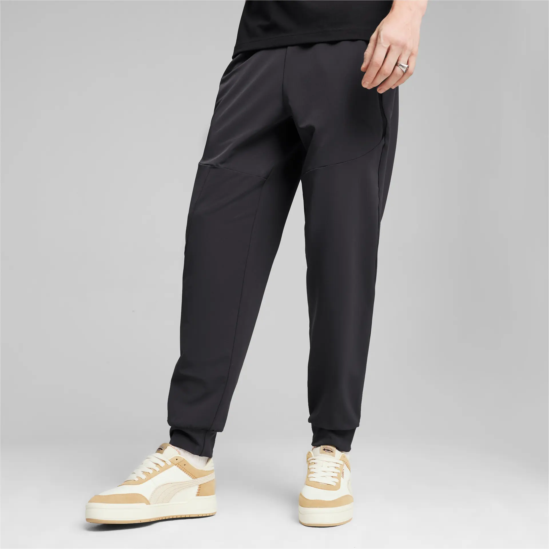 https://storage.alifshop.tj/media/images/alifshop/33147/muzhskie-sportivnye-shtany-puma-pumatech-track-pants-wv-s-chernyy-1742197968405.png