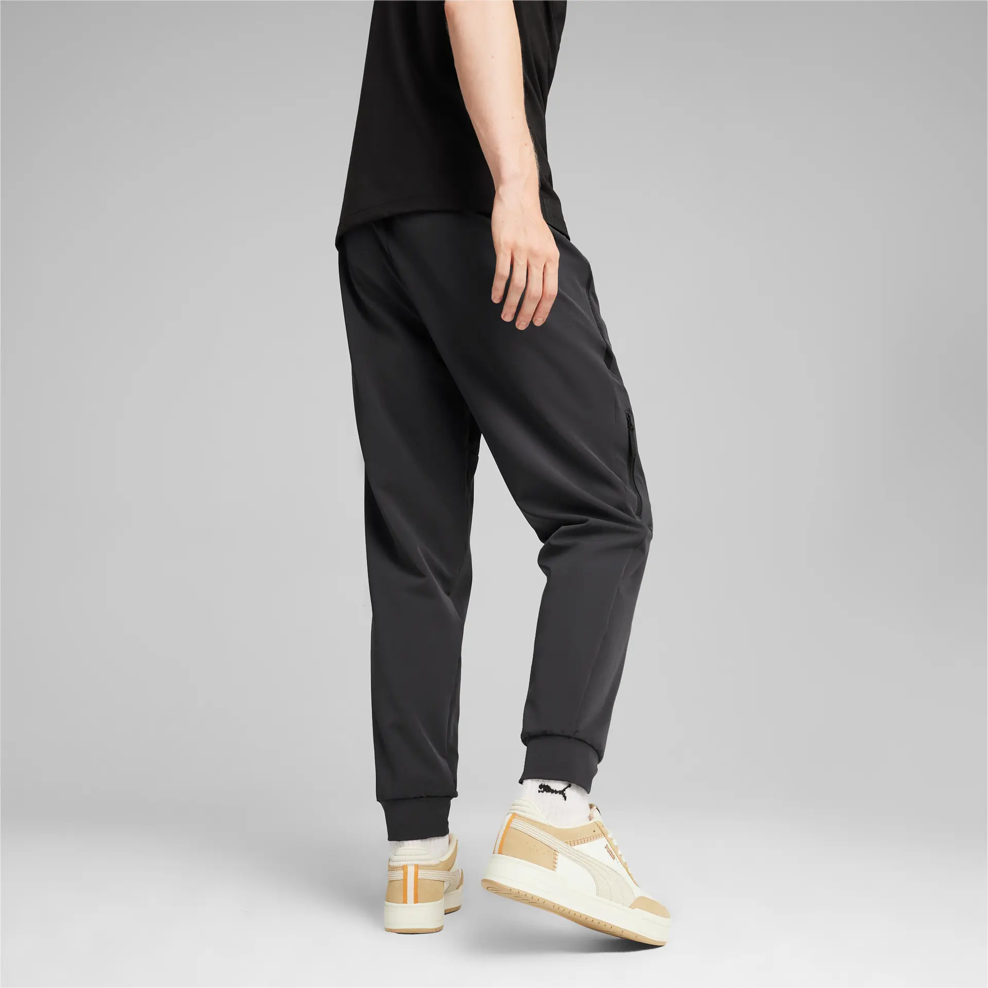 https://storage.alifshop.tj/media/images/alifshop/33147/muzhskie-sportivnye-shtany-puma-pumatech-track-pants-wv-s-chernyy-1742197971394.png