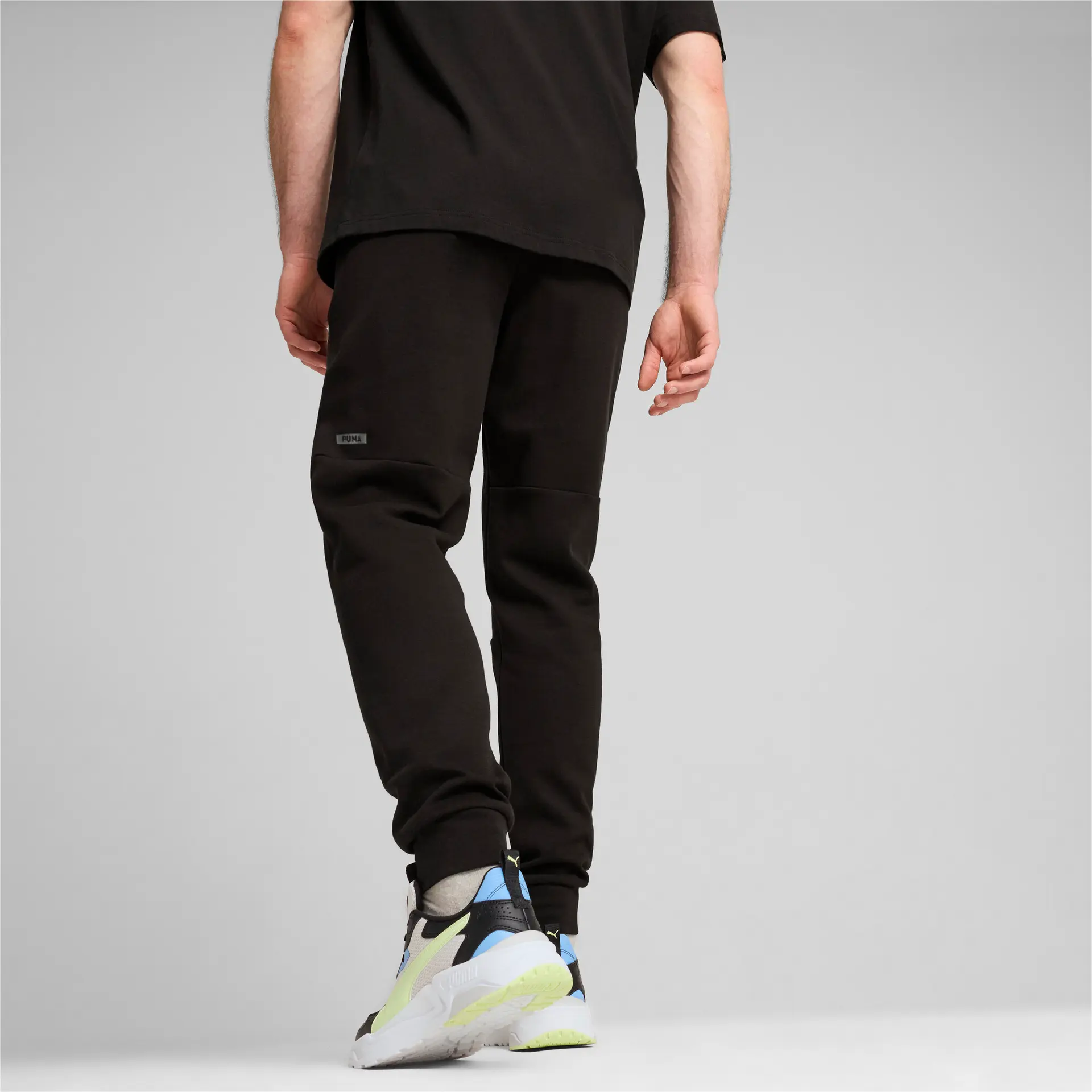 https://storage.alifshop.tj/media/images/alifshop/33149/muzhskie-sportivnye-shtany-puma-rad-cal-pants-dk-cl-m-chernyy-1742198515524.png