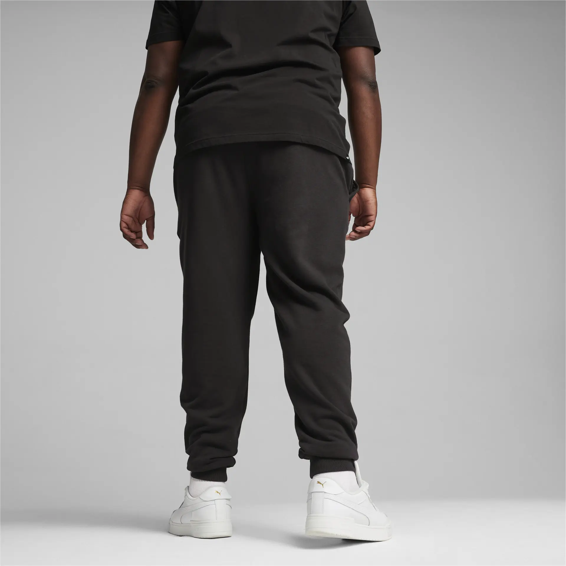 https://storage.alifshop.tj/media/images/alifshop/33236/muzhskie-sportivnye-shtany-puma-squad-sweatpants-fl-cl-xl-chernyy-copy-1742204376086.png
