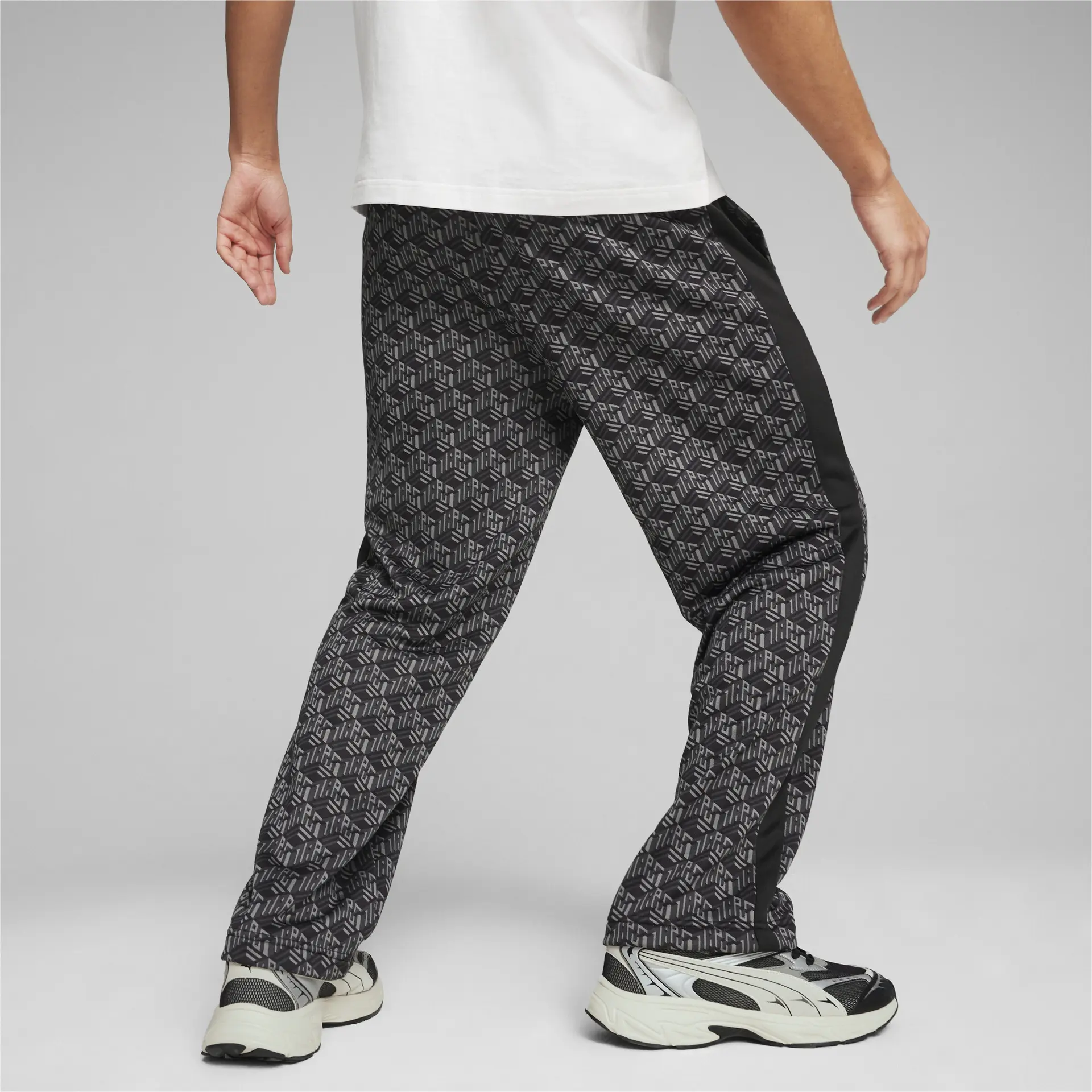 https://storage.alifshop.tj/media/images/alifshop/33319/muzhskie-bryuki-puma-t7-aop-straight-track-pants-pt-l-chernyy-1742271235140.png