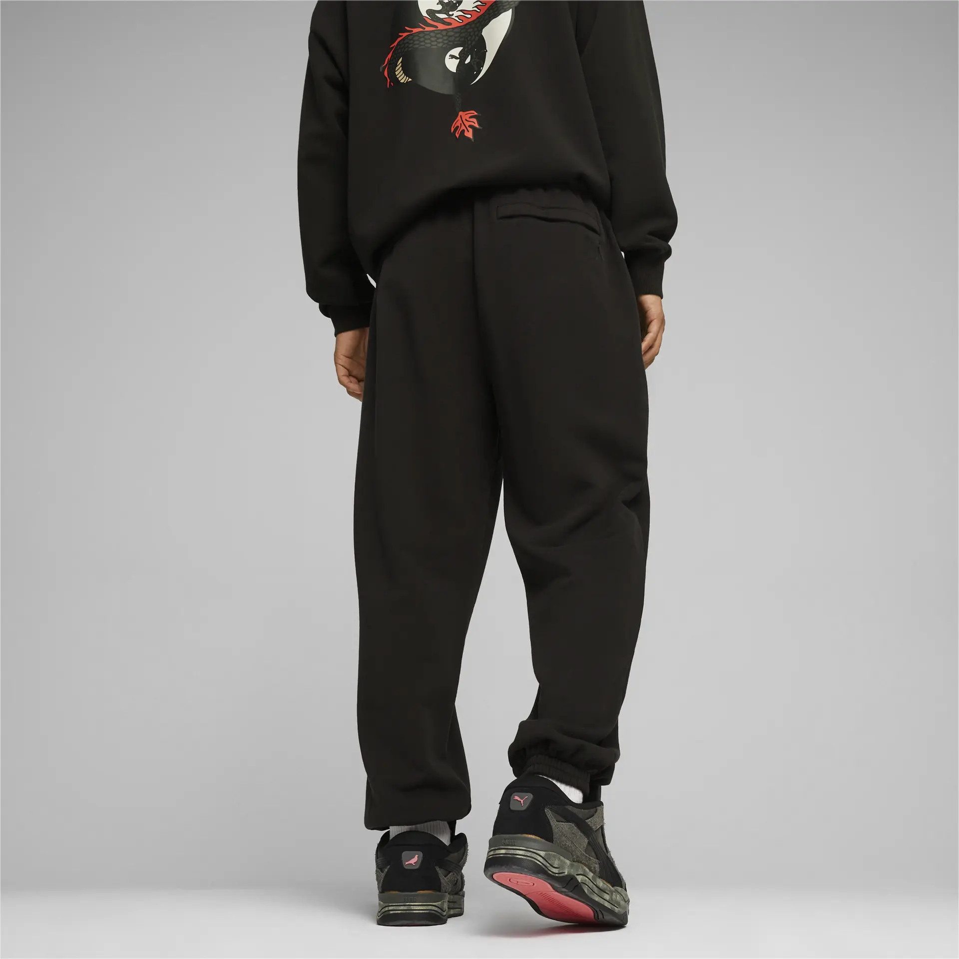 https://storage.alifshop.tj/media/images/alifshop/33426/muzhskie-sportivnye-shtany-puma-x-staple-sweatpants-tr-xl-chernyy-1742281132104.png