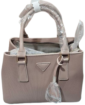 https://storage.alifshop.tj/media/images/alifshop/33566/sumka-zhenskaya-8256-pudrovyy-rozovyy-1742298137650.png