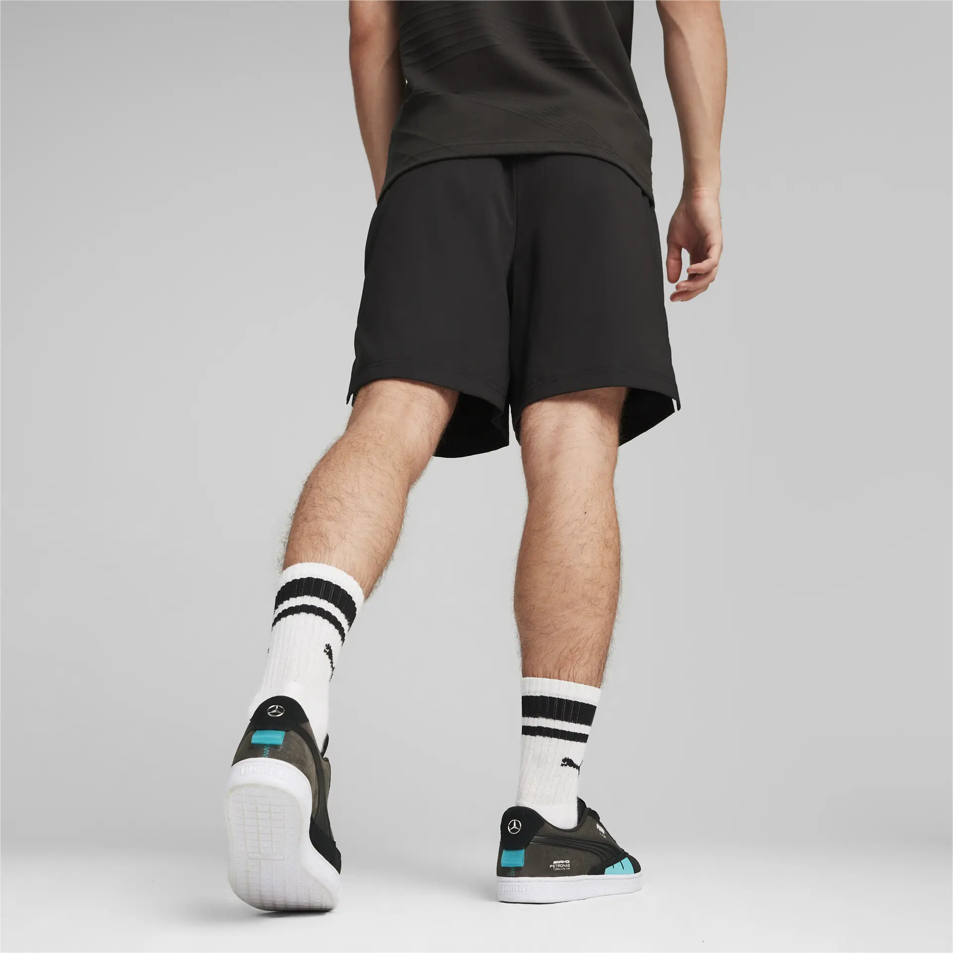 https://storage.alifshop.tj/media/images/alifshop/33790/muzhskie-sportivnye-shorty-puma-mapf1-woven-shorts-m-chernyy-1742370000029.png