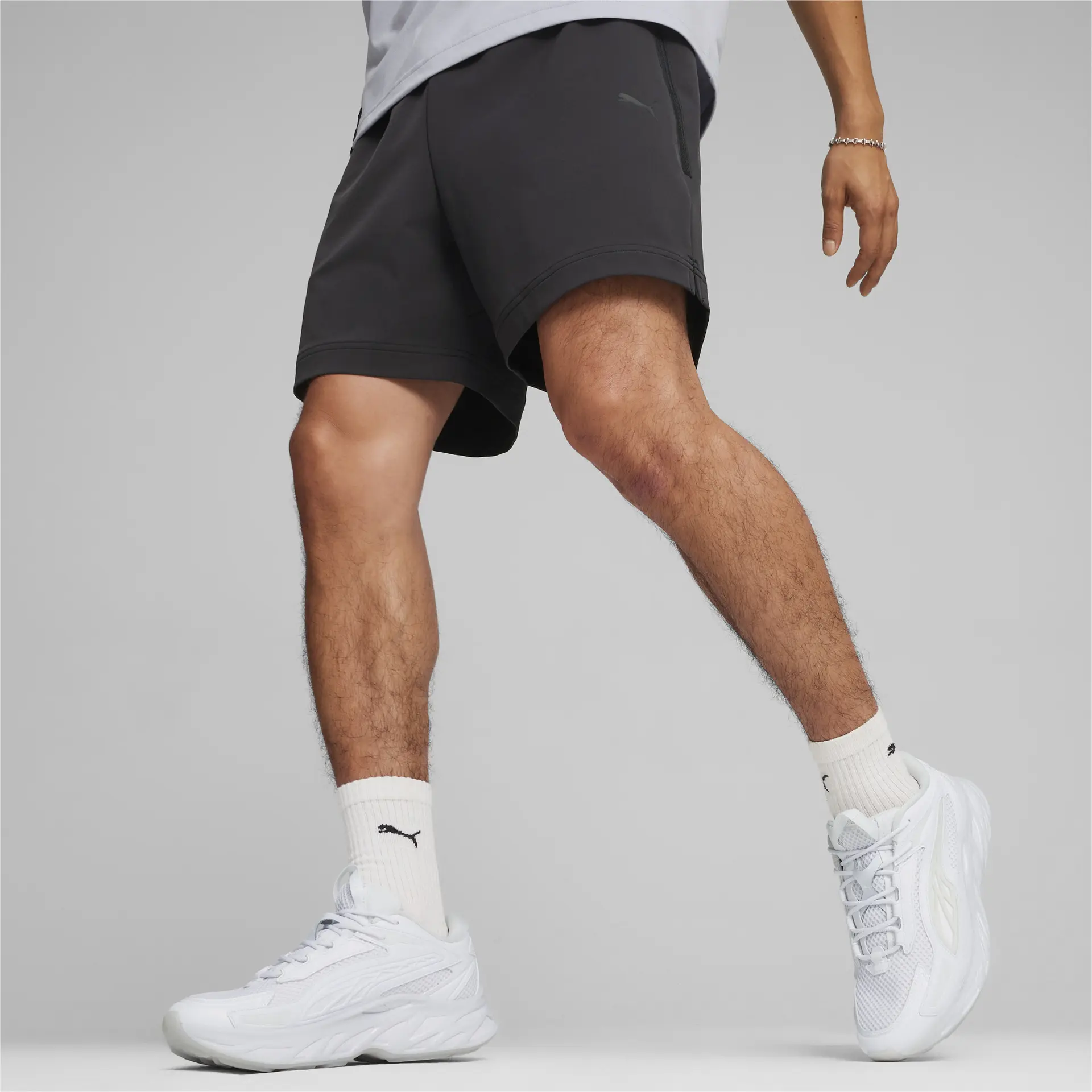 https://storage.alifshop.tj/media/images/alifshop/33802/muzhskie-sportivnye-shorty-puma-pumatech-shorts-6-wv-s-chernyy-1742372310117.png