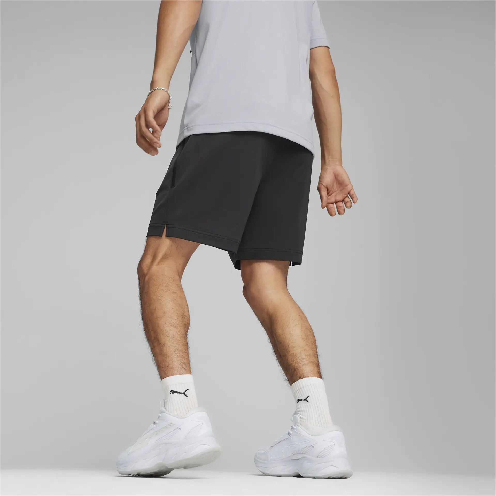 https://storage.alifshop.tj/media/images/alifshop/33802/muzhskie-sportivnye-shorty-puma-pumatech-shorts-6-wv-s-chernyy-1742372312716.png