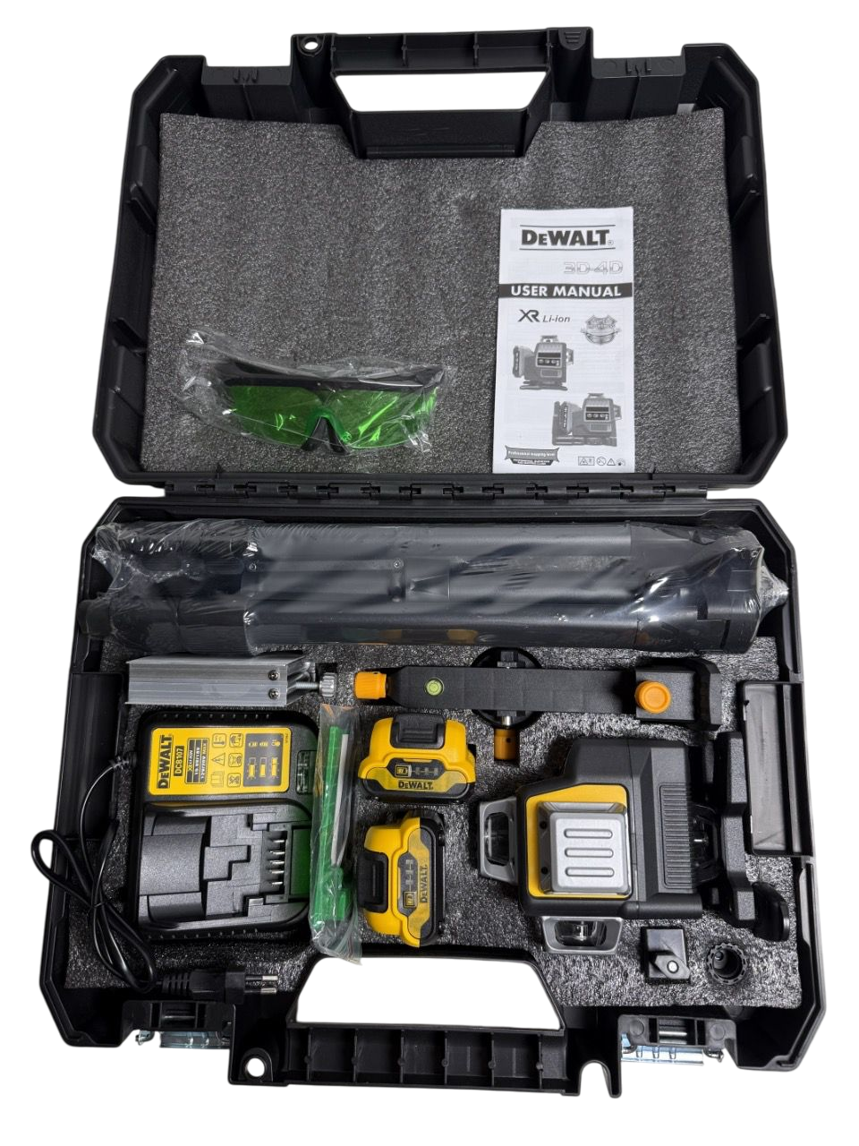 https://storage.alifshop.tj/media/images/alifshop/40069/lazernyy-uroven-dewalt-4d-polnyy-komplekt-chernyy-1755664036467.png