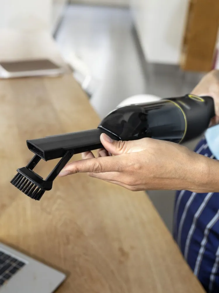 https://storage.alifshop.tj/media/images/alifshop/40763/ruchnoy-pylesos-karcher-cvh-1-198-355-0-chernyy-1757923639403.png