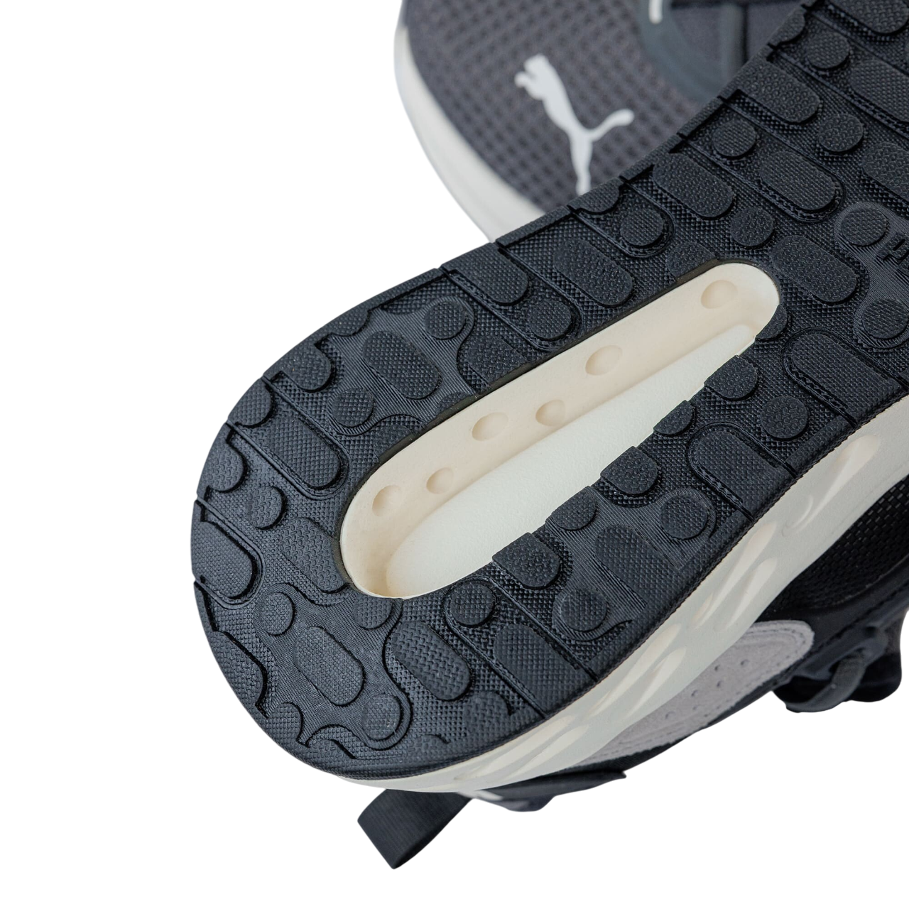 https://storage.alifshop.tj/media/images/alifshop/43940/krossovki-puma-softride-frequence-eclipse-311727-40-razmer-cherno-belyy-1764242912268.png