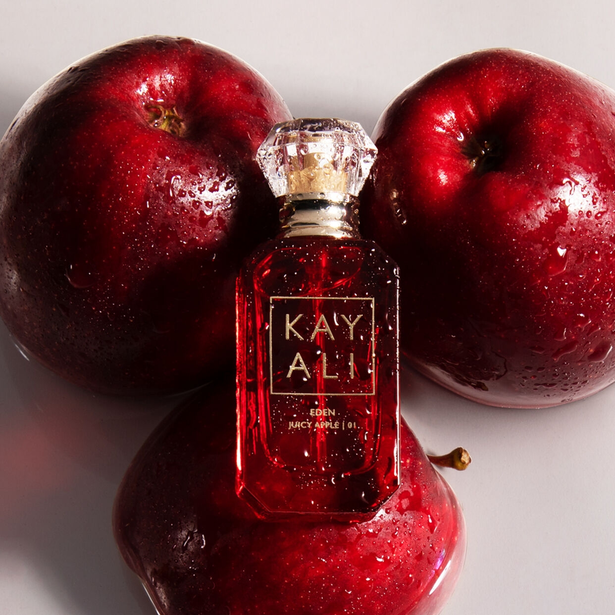 https://storage.alifshop.tj/media/images/alifshop/45742/parfyumernaya-voda-kayali-eden-juicy-apple-01-100-ml-1765961709371.jpg