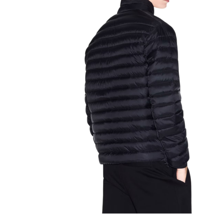 https://storage.alifshop.tj/media/images/alifshop/47370/kurtka-armani-exchange-xm001919-af16927-l-chernyy-1768030301145.png