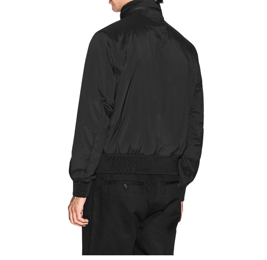 https://storage.alifshop.tj/media/images/alifshop/47393/kurtka-armani-exchange-xm001583-af19196-l-chernyy-1768041963898.png