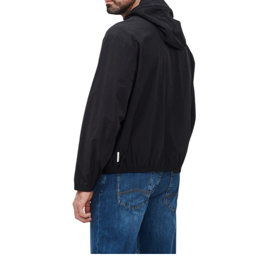 https://storage.alifshop.tj/media/images/alifshop/47536/kurtka-armani-exchange-xm000210-af10357-l-chernyy-1768195918921.png