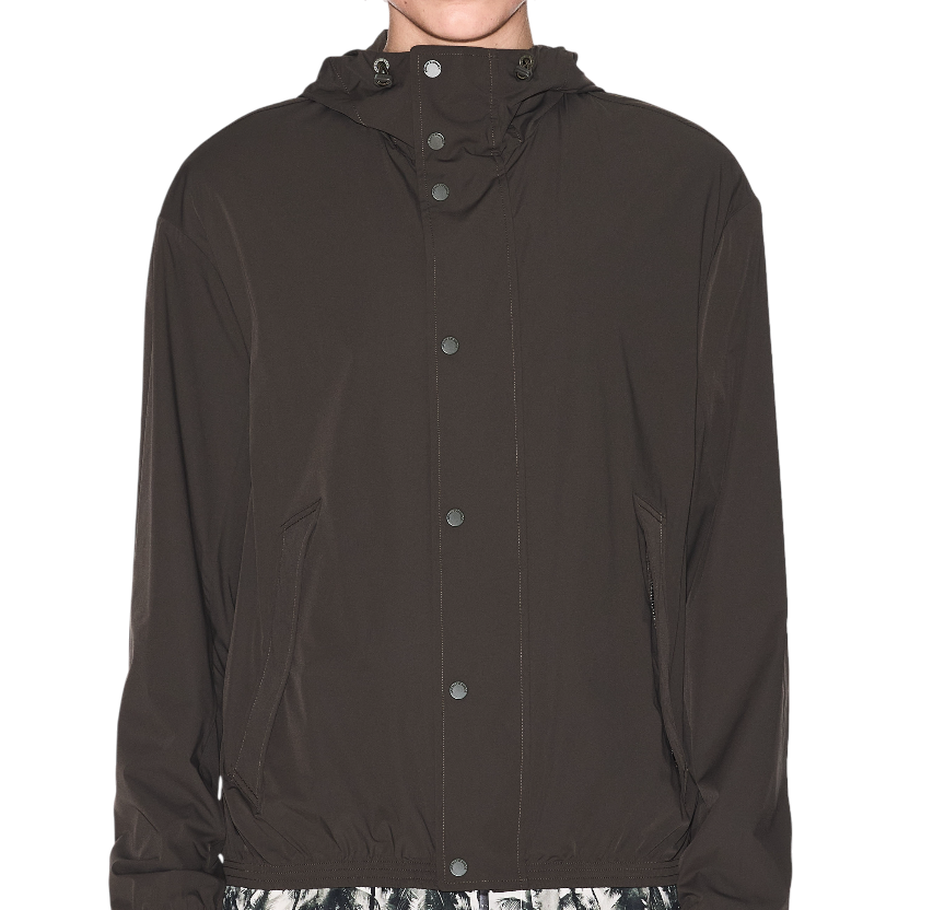 https://storage.alifshop.tj/media/images/alifshop/47554/kurtka-armani-exchange-xm000210-af10357-xs-zelenyy-1768197194426.png