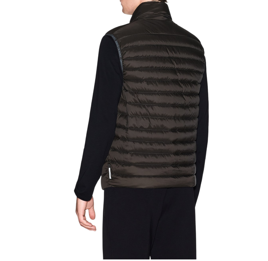 https://storage.alifshop.tj/media/images/alifshop/47777/zhilet-armani-exchange-xm001576-af16927-l-korichnevyy-1768365432675.png