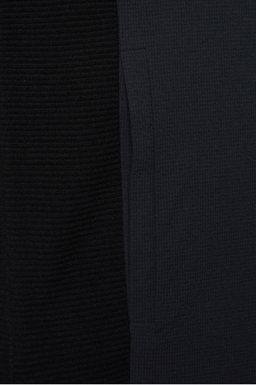 https://storage.alifshop.tj/media/images/alifshop/48009/tolstovka-hugo-boss-hybrid-jacket-with-comfort-stretch-knit-50541956-l-chernyy-1768474205492.jpg