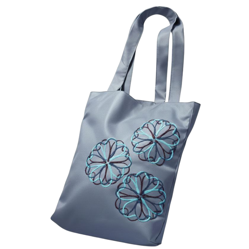 https://storage.alifshop.tj/media/images/alifshop/48181/shoper-iz-gabardina-s-vyshivkoy-flowers-03-seryy-1768759477895.png