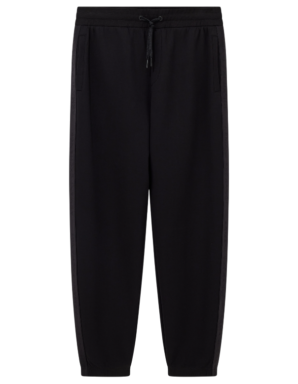 https://storage.alifshop.tj/media/images/alifshop/49114/muzhskie-bryuki-armani-exchange-xm001301-af10818-xl-chernyy-1769489833196.png