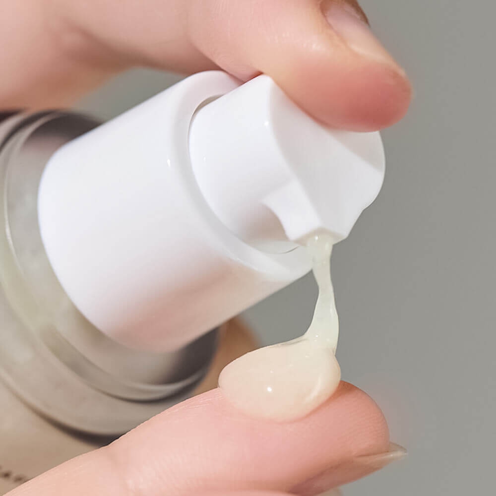 https://storage.alifshop.tj/media/images/alifshop/49389/solncezashchitnaya-syvorotka-s-vitaminom-s-dlya-siyaniya-kozhi-vely-vely-yuja-c-sun-serum-spf50-pa-30-ml-1769677207101.jpg