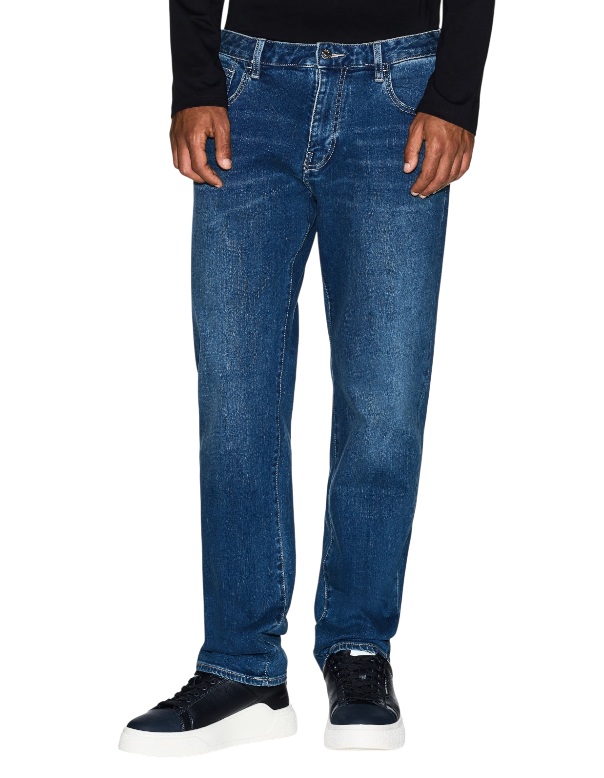 https://storage.alifshop.tj/media/images/alifshop/49413/muzhskie-dzhinsy-armani-exchange-xm000069-af14266-xl-siniy-1769683403108.png