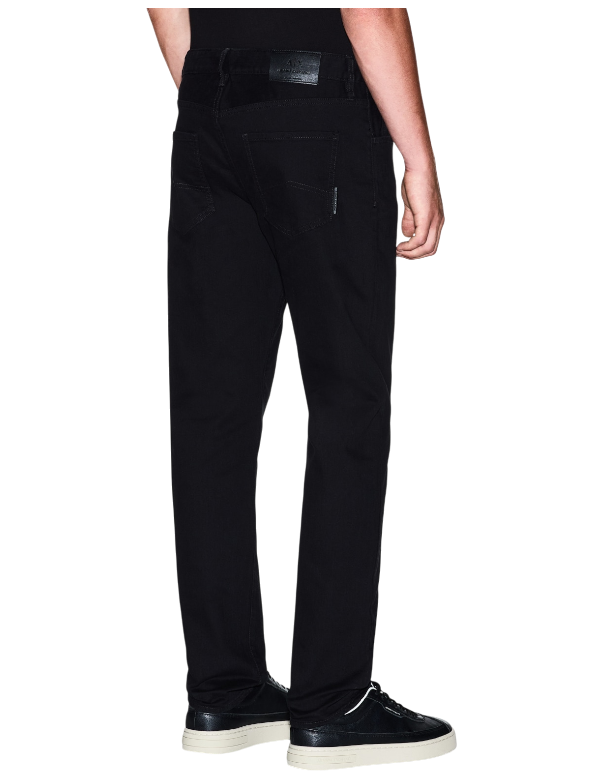 https://storage.alifshop.tj/media/images/alifshop/49449/muzhskie-dzhinsy-armani-exchange-xm000049-af14267-xs-chernyy-1769749318656.png