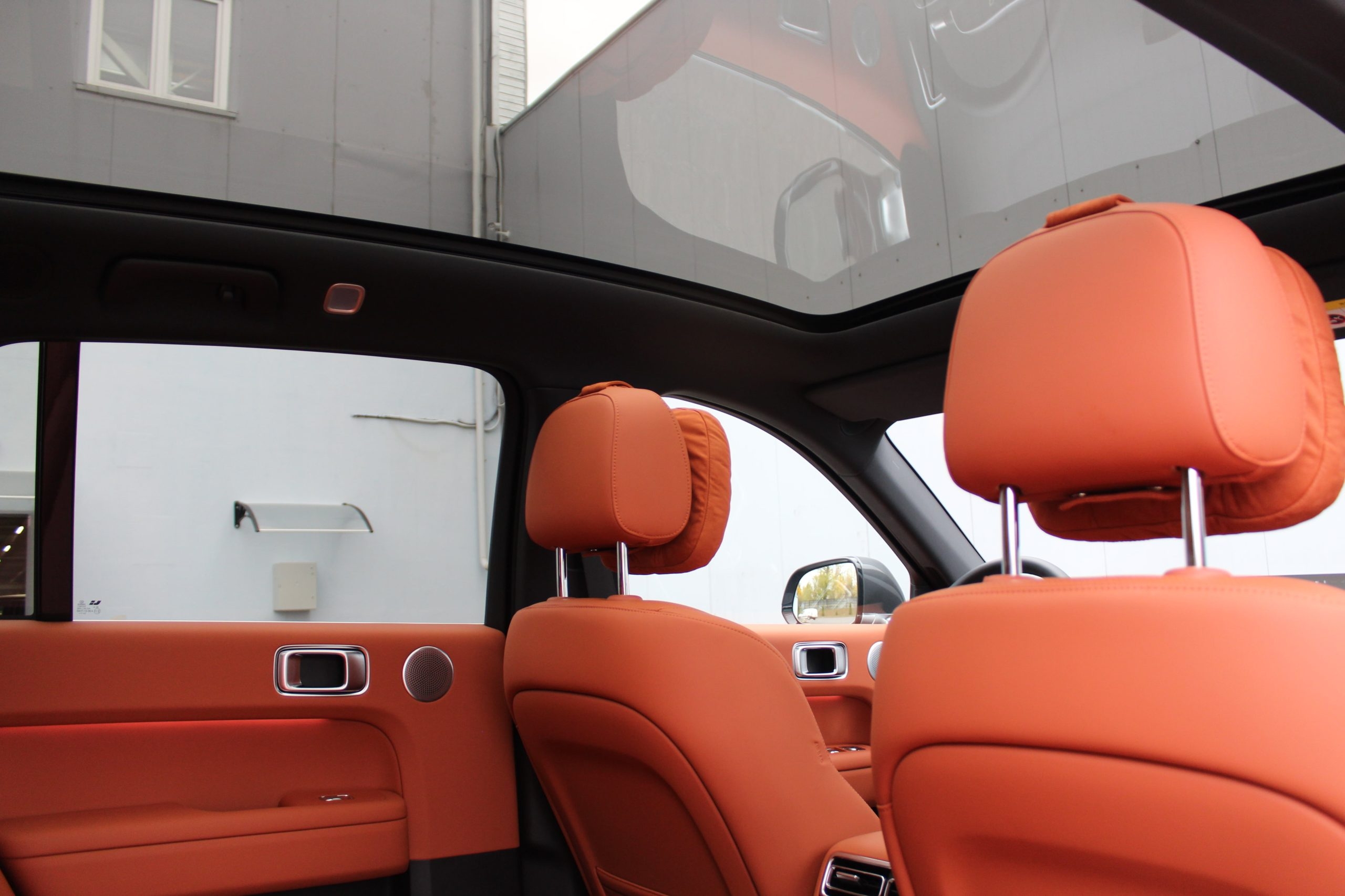 https://storage.alifshop.tj/media/images/alifshop/50522/lixiang-l6-pro-edition-1-5-at-4wd-chernyy-1770624328417.jpg