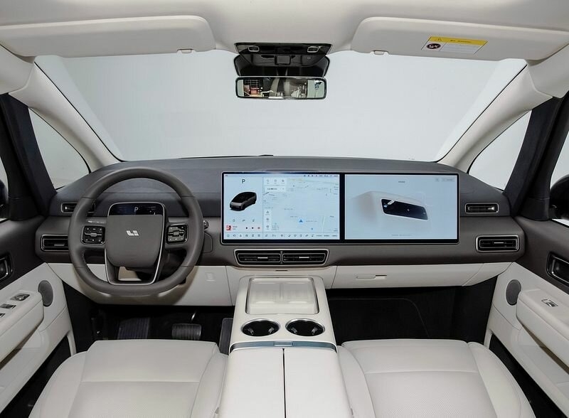 https://storage.alifshop.tj/media/images/alifshop/50525/lixiang-mega-home-ev-at-awd-belyy-1770627736883.jpg