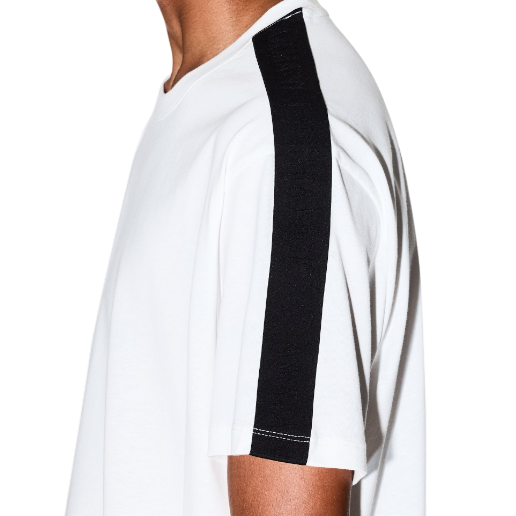 https://storage.alifshop.tj/media/images/alifshop/51112/muzhskaya-futbolka-armani-exchange-xm001283af10361u0009-m-belo-chernyy-1770959045070.png