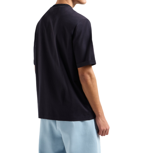 https://storage.alifshop.tj/media/images/alifshop/51906/muzhskaya-futbolka-armani-exchange-xm000519af10337ub101-xs-temno-siniy-1771586026414.png