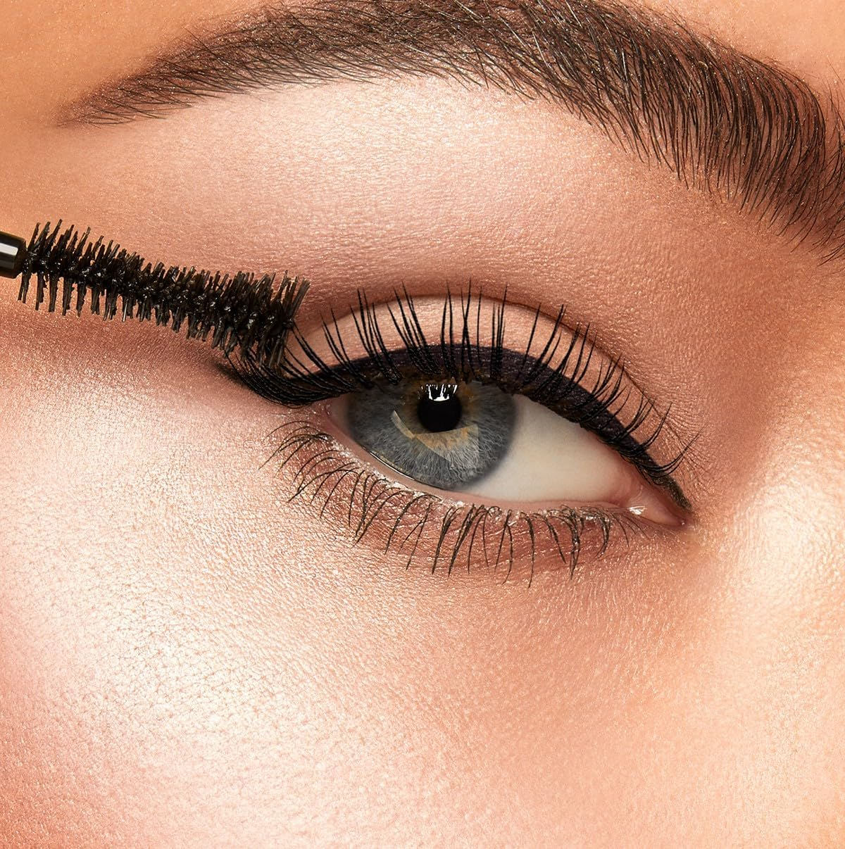 https://storage.alifshop.tj/media/images/alifshop/51956/tush-dlya-resnic-kiko-milano-extra-sculpt-volume-mascara-with-panoramic-effect-for-multiplied-eyelashes-01-1771827119084.png