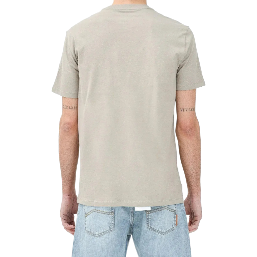 https://storage.alifshop.tj/media/images/alifshop/52002/muzhskaya-futbolka-armani-exchange-xm000546af10361u6167-s-bezhevyy-1771844327527.png