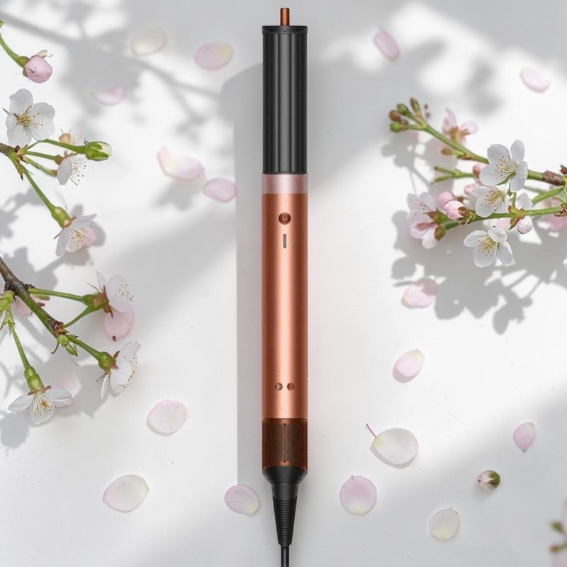 https://storage.alifshop.tj/media/images/alifshop/53521/fen-stayler-dlya-volos-dyson-hs09-coanda-2x-zolotistyy-1773057249820.jpg