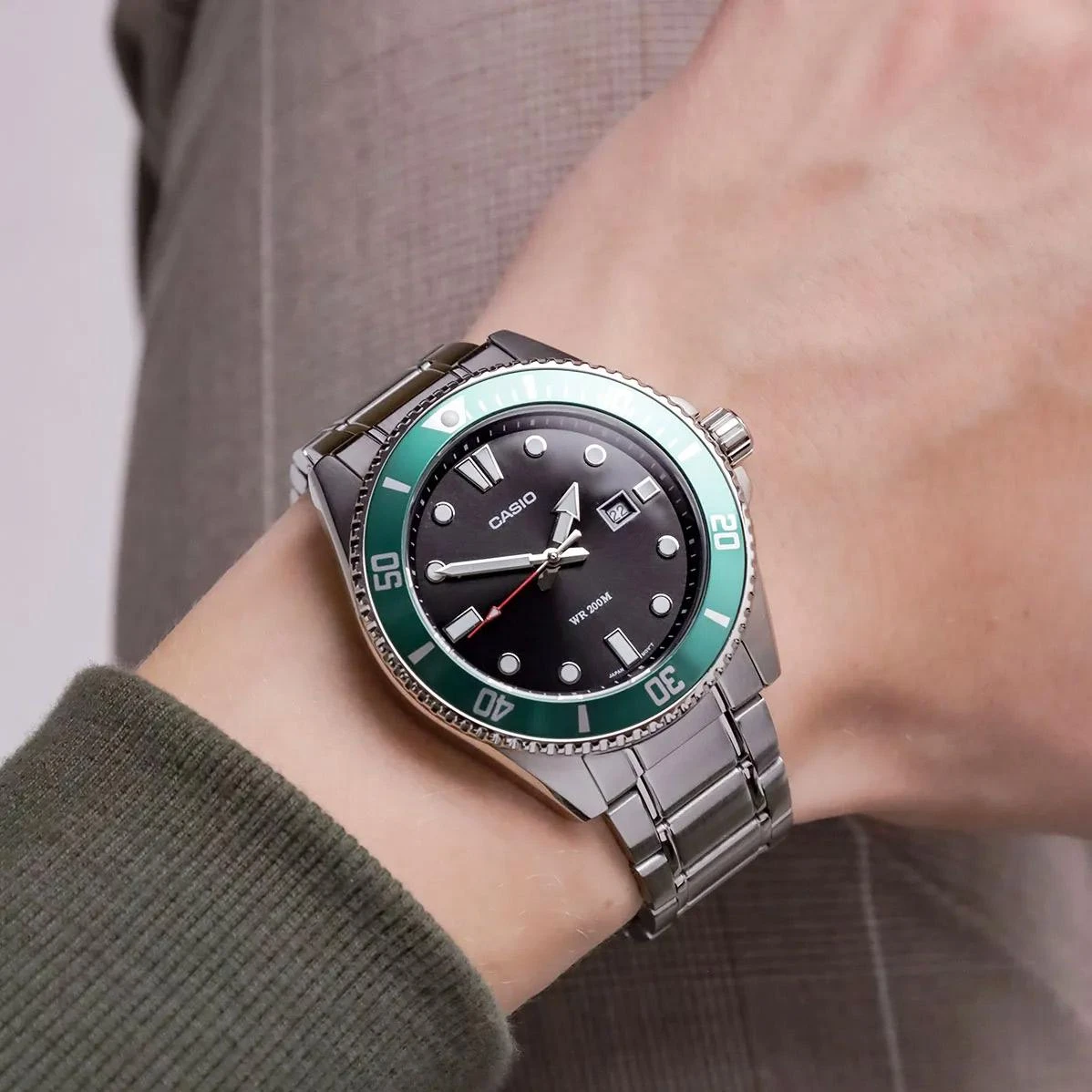 https://storage.alifshop.tj/media/images/alifshop/55219/naruchnye-chasy-casio-mdv-107d-3avdf-serebristo-cherno-zelenyy-1775131360666.png
