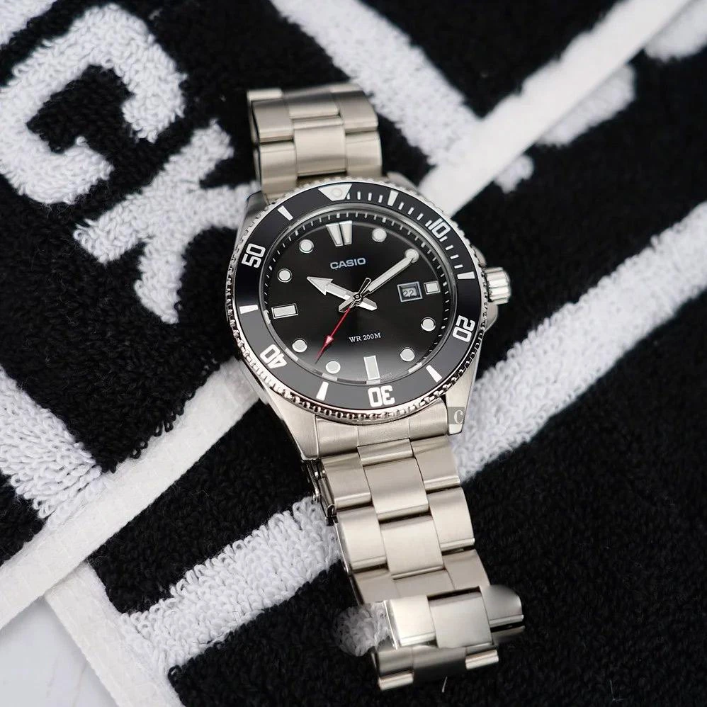 https://storage.alifshop.tj/media/images/alifshop/55223/naruchnye-chasy-casio-mdv-107d-1a1vdf-serebristo-chernyy-1775134451859.png