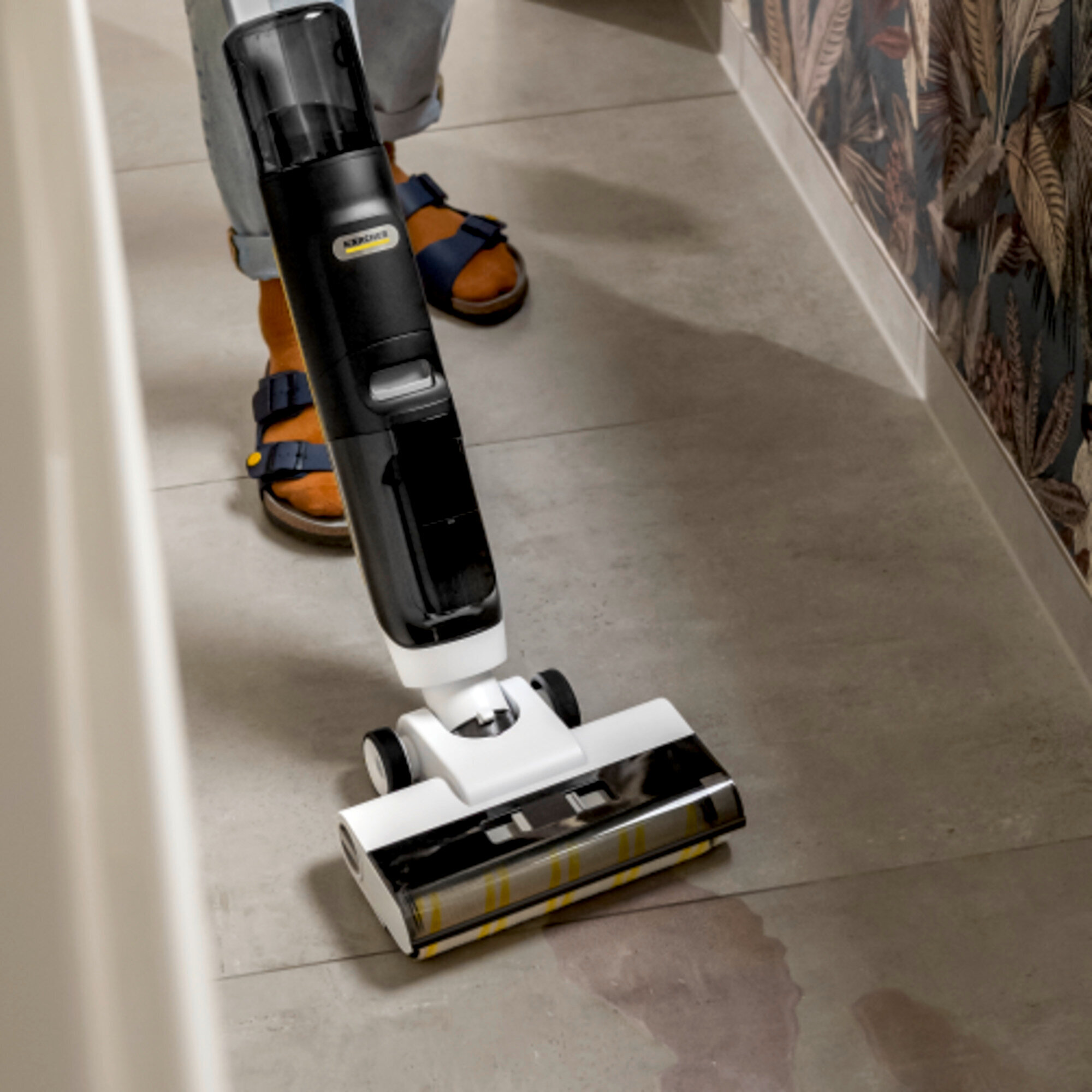 https://storage.alifshop.tj/media/images/alifshop/55732/besprovodnoy-pylesos-shvabra-karcher-fcv-3-natural-n-3-v-1-1-056-123-0-160-vt-cherno-belyy-1776166872185.png