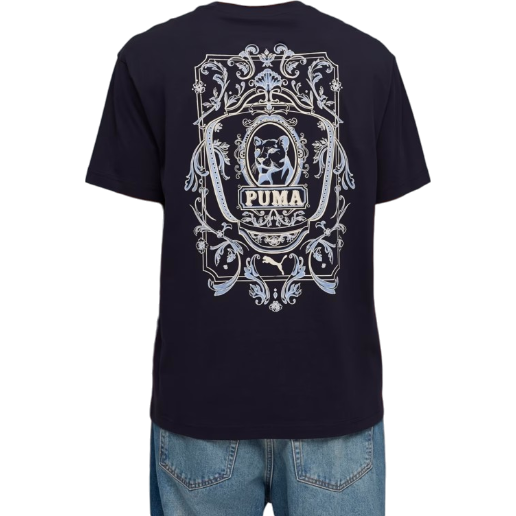 https://storage.alifshop.tj/media/images/alifshop/55749/muzhskaya-futbolka-puma-graphic-634437-16-xxl-temno-siniy-1776167482610.png