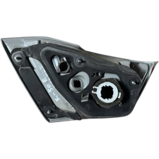 https://storage.alifshop.tj/media/images/alifshop/56501/fonar-zadniy-pravyy-toyota-camry-v50-2014-2017-8158133270-1777033911517.png