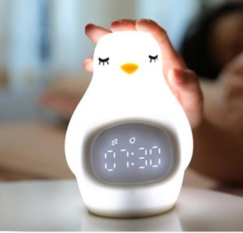 https://storage.alifshop.tj/media/images/alifshop/56673/svetilnik-budilnik-mengdo-penguin-belyy-1777379346390.jpg