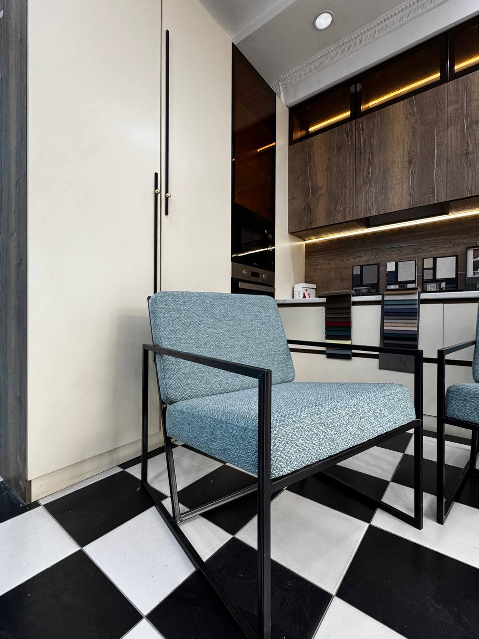 https://storage.alifshop.tj/media/images/alifshop/57361/kreslo-v-stile-loft-seryy-1778737554404.png