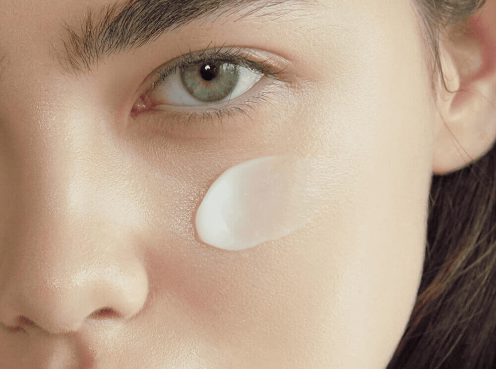 https://storage.alifshop.tj/media/images/alifshop/57916/krem-axis-y-txa-2-5-intensive-brightening-cream-osvetlyayushchiy-s-2-5-traneksamovoy-kisloty-50-ml-1779633460031.png