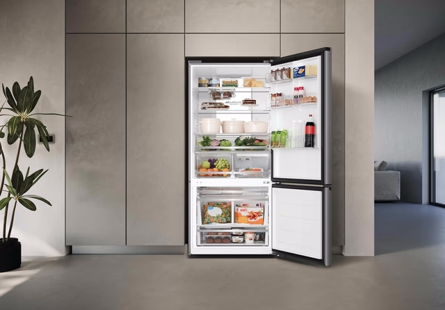 https://storage.alifshop.tj/media/images/alifshop/58141/holodilnik-haier-hdr5818dnss-640-l-serebristyy-1780042732458.png