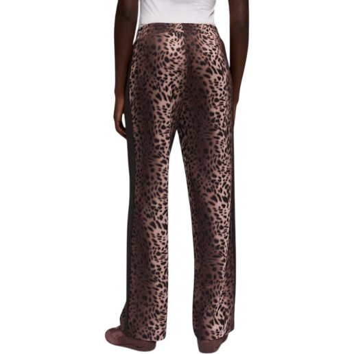 https://storage.alifshop.tj/media/images/alifshop/59164/zhenskie-sportivnye-bryuki-puma-leopard-luxe-t7-634564-01-m-korichnevyy-1781700043522.png